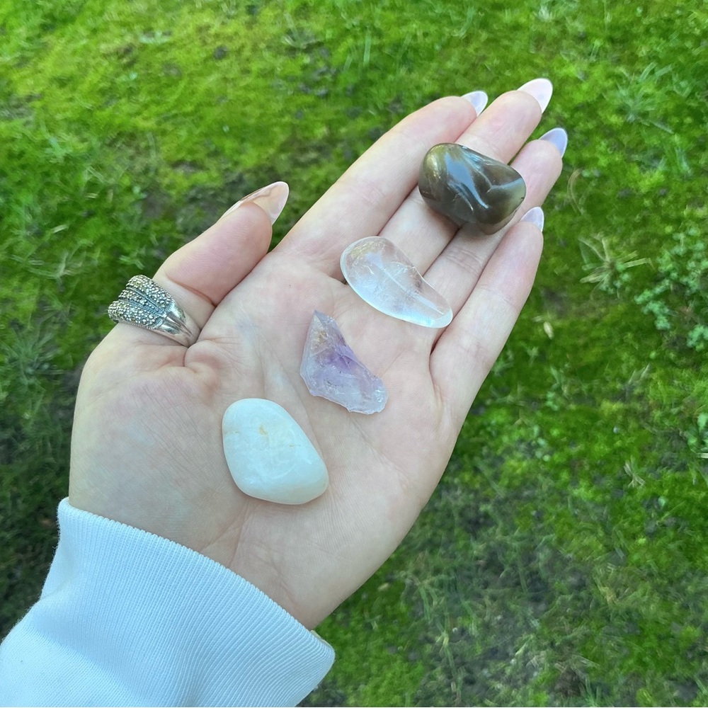 Calming Crystal Bundle 🪻💎🔮 - Picture 2 of 3